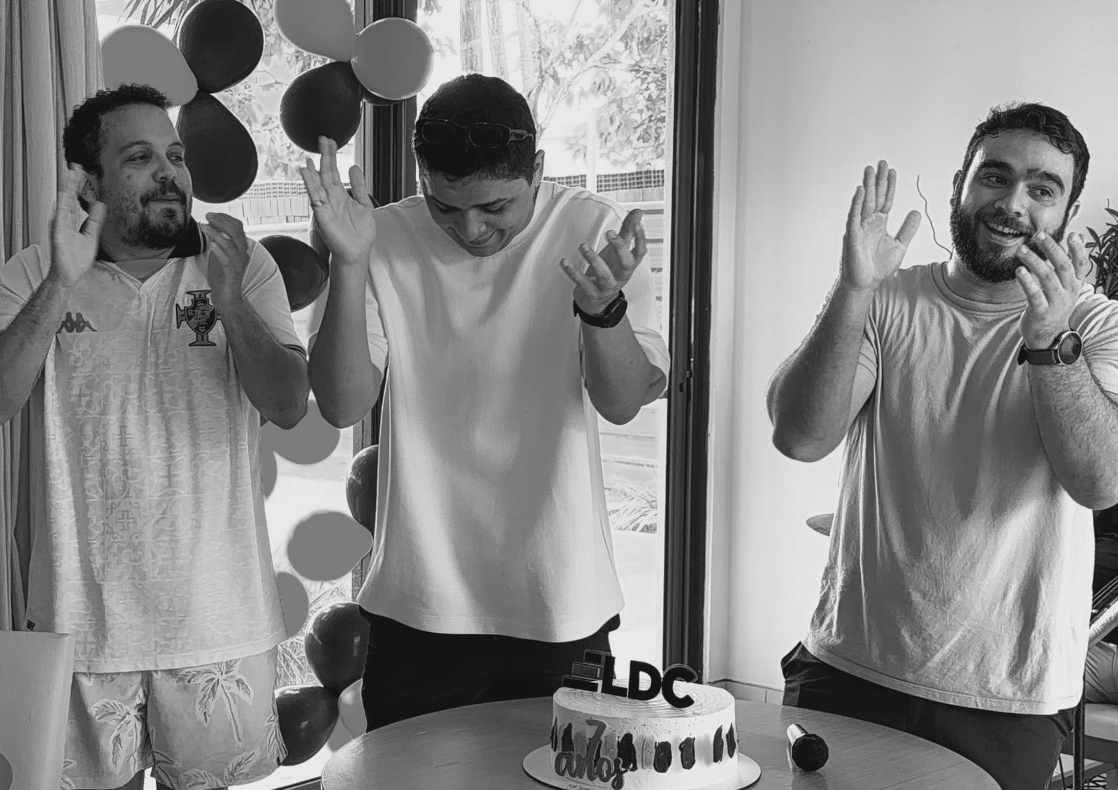 Os três sócios da Liberdata comemorando o aniversário de sete anos da empresa.